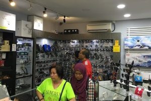 Gearz Pantai Cenang Outlets